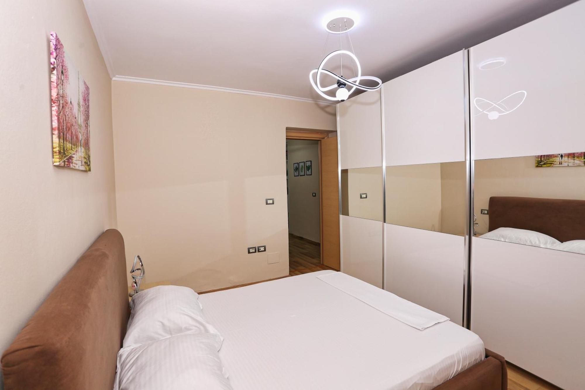 R&B City Center Apartment Tirana Exterior foto